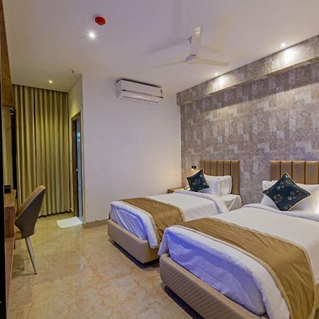 Grand Continent Hotel Gachibowli Near Us Consulate Extérieur photo